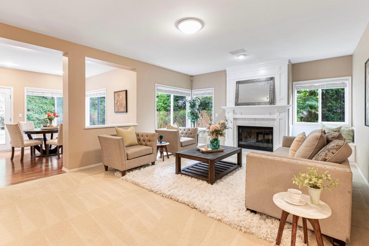 Upscale Beautiful House In Bellevue, Wa Exterior photo